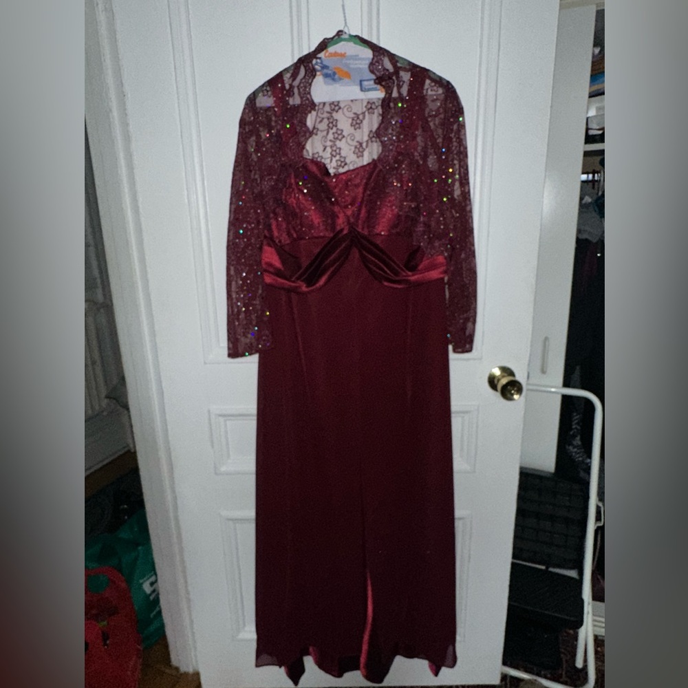Red dress bella moda with cape